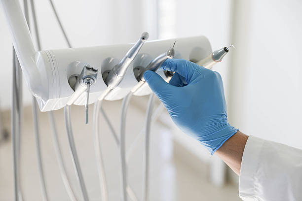 Professional Tooth Extraction technician working in Bunk Foss, WA